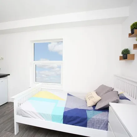 Rent this 1 bed room on Cowper Street in Luton, LU1 3RY
