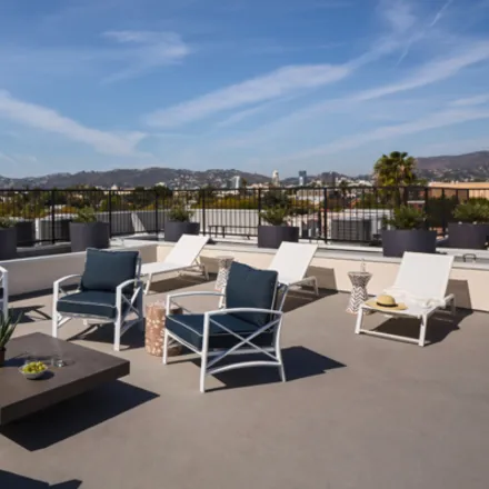 Rent this 1 bed apartment on 418 North Norton Avenue in Los Angeles, California 90004