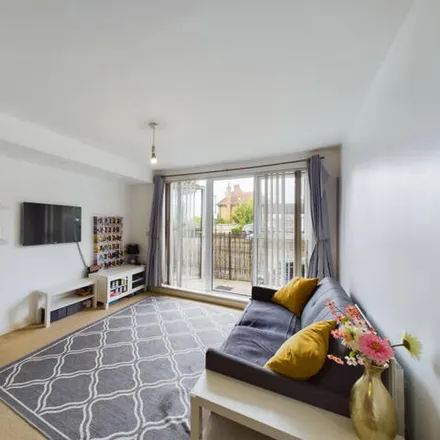 Image 3 - Charlton Road, Greenwich, Great London, Se7 - Apartment for sale