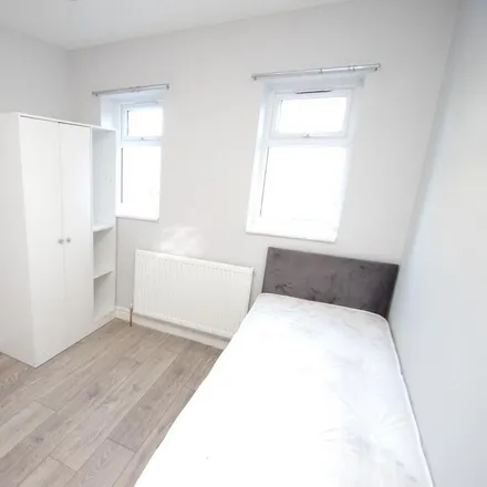 Image 1 - 87 Gladstone Road, Watford, WD17 2QY, United Kingdom - Room for rent