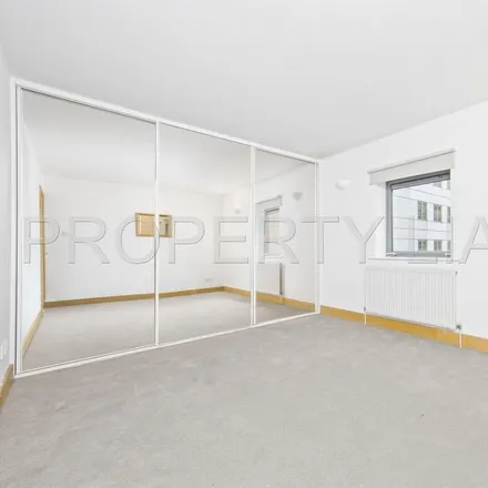 Image 5 - Canary Wharf College - Crossharbour, 7 Selsdon Way, Millwall, London, E14 9GL, United Kingdom - Apartment for rent