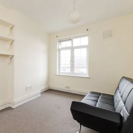 Image 7 - Bellamy House, Garratt Lane, London, SW17 0LS, United Kingdom - Apartment for rent