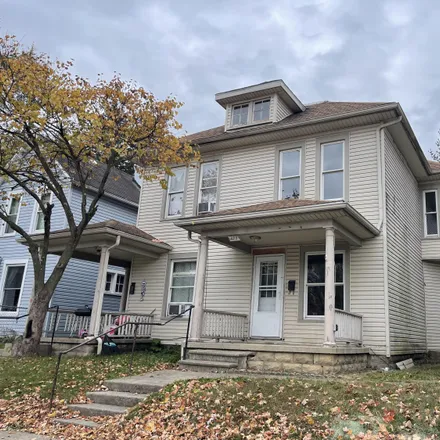 Buy this 4 bed duplex on 423 North Shaffer Street in Springfield, OH 45504