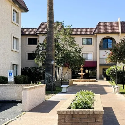 Image 1 - 3033 East Devonshire Avenue, Phoenix, AZ 85016, USA - Apartment for sale
