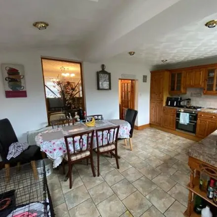 Image 3 - Old Road, Neath Abbey, SA10 7LT, United Kingdom - Townhouse for sale