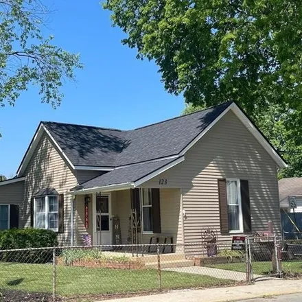 Buy this 3 bed house on 109 Smith Street in West Jefferson, Madison County