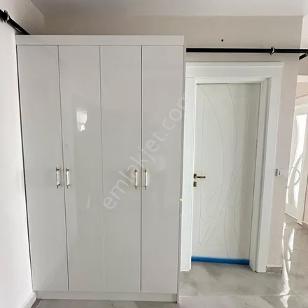 Rent this 3 bed apartment on Polatlar Gıda in İlhami Toprak Caddesi, 79103 Kilis