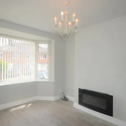 Image 4 - Sparch Hollow, Newcastle-under-Lyme, ST5 9PZ, United Kingdom - Apartment for rent