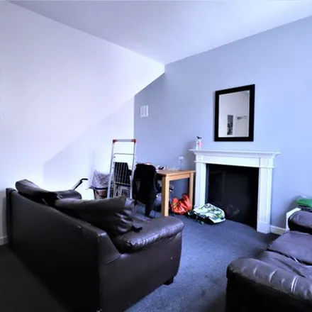 Rent this 5 bed townhouse on Lower Edgbaston Reservoir in Mostyn Road, Chad Valley