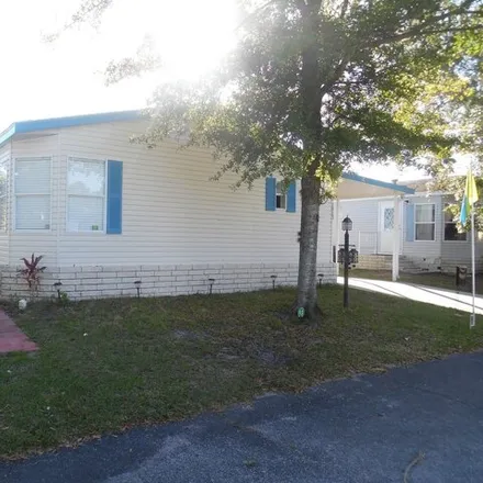 Buy this studio apartment on 931 Windmill Grove Circle in Orange County, FL 32828