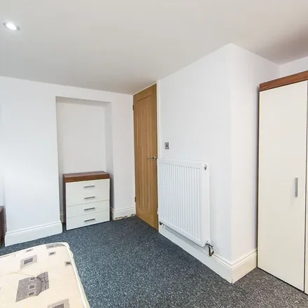 Rent this 6 bed apartment on Back Burchett Grove in Leeds, LS6 2JA