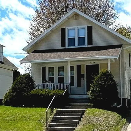 Buy this 3 bed house on 1360 South 14th Street in Manitowoc, WI 54220