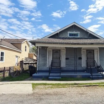 Rent this 3 bed house on 2113 Arts Street in Faubourg Marigny, New Orleans