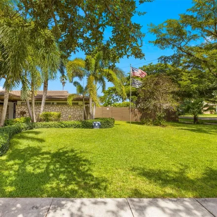 Image 3 - 4021 North Circle Drive, Hollywood, FL 33021, USA - House for sale