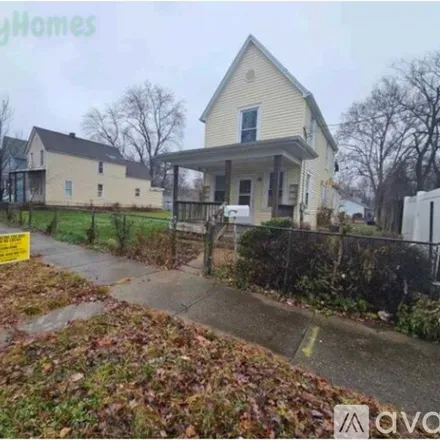 Rent this 2 bed house on 928 S Matthew St