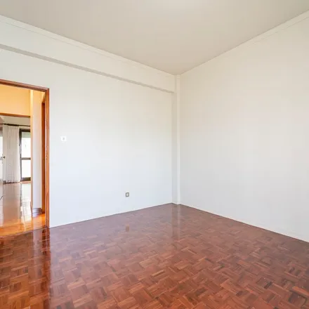 Rent this 2 bed apartment on Rua Jardim das Rosas in Odivelas, Portugal