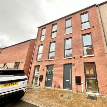Buy this 3 bed townhouse on Fairway View in Stockport, SK5 6GD