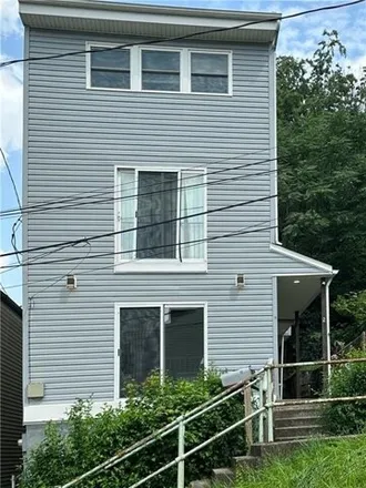 Buy this studio house on 1000 Fritz Street in Pittsburgh, PA 15203