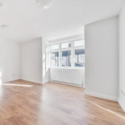 Rent this 2 bed apartment on Riverdale Road in London, DA8 1PY