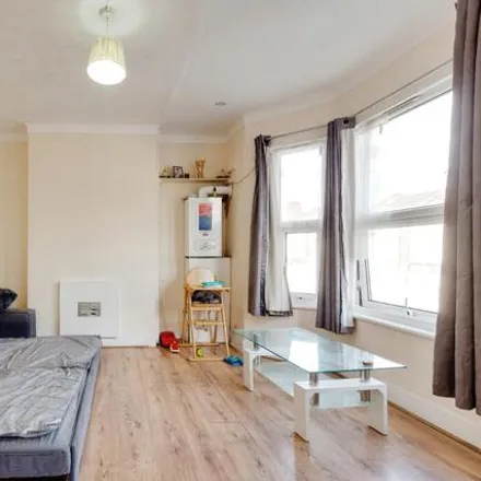 Image 5 - Cobbold Road, Dudden Hill, London, NW10 9SX, United Kingdom - Apartment for sale