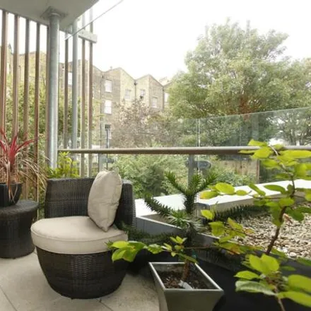 Buy this studio apartment on 5 Blackthorn Avenue in London, N7 8AQ