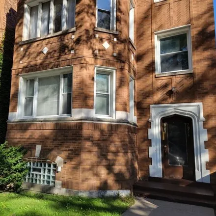 Image 3 - 7825 South Phillips Avenue, Chicago, IL 60617, USA - House for sale