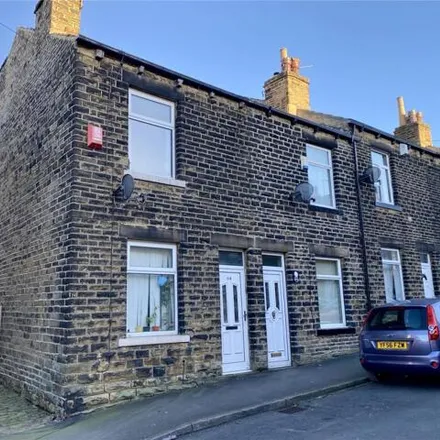 Buy this 2 bed townhouse on Mount Street in Bradford, BD2 2JH
