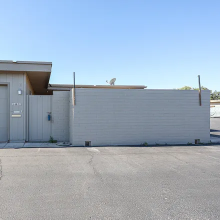 Image 5 - 15786, West Thunderbird Boulevard, Sun City, AZ 85351, USA - Townhouse for sale