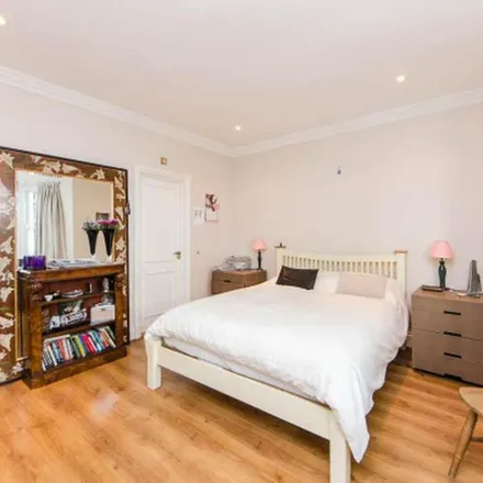Image 2 - Hyde Park Mansions, 10 Cabbell Street, London, NW1 5BA, United Kingdom - Apartment for rent