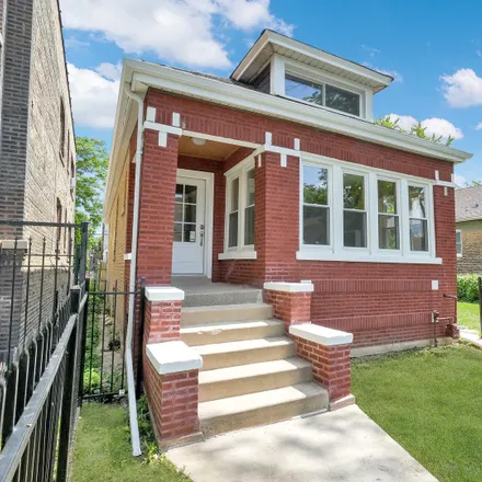 Image 3 - 1021 North Harding Avenue, Chicago, IL 60651, USA - House for sale