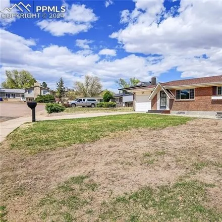 Image 3 - 629 Dove Place, El Paso County, CO 80906, USA - House for sale