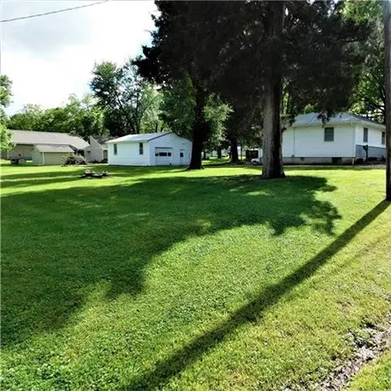 Image 3 - 305 East 5th Street, Holden, MO 64040, USA - House for sale