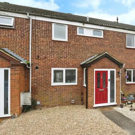 Buy this 3 bed townhouse on Greenshaw in Pilgrims' Hatch, CM14 4YF