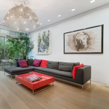 Rent this 7 bed townhouse on 163 East 82nd Street in New York, NY 10028