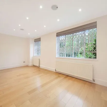 Rent this 5 bed apartment on 31 Hamilton Terrace in London, NW8 9RG