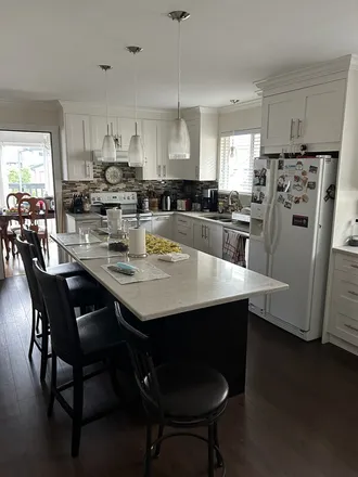 Image 2 - Burnaby, Edmonds, BC, CA - House for rent