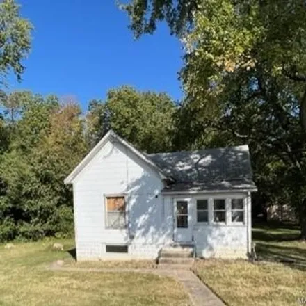 Buy this 1 bed house on 499 South Moreland Street in Vandalia, IL 62471