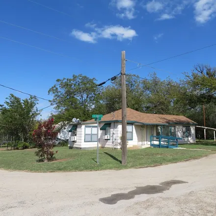 Image 2 - 601 East 1st Street, Coleman, TX 76834, USA - House for sale