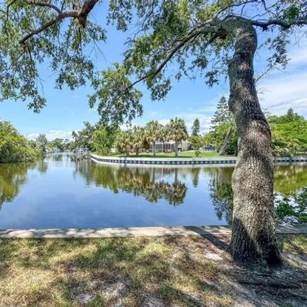 Buy this 1 bed condo on 9102 Tudor Drive in Waterfront Estates, Hillsborough County