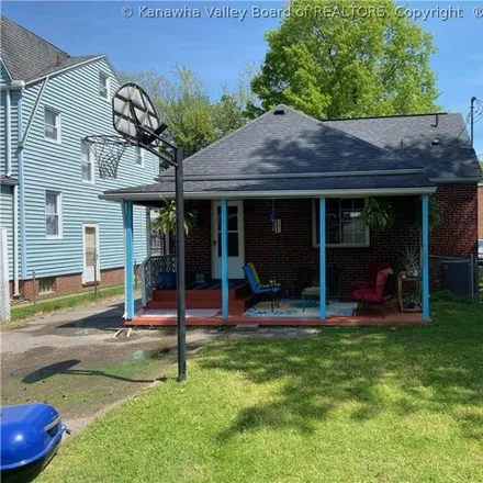 Image 2 - 2923 Noyes Ave, Charleston, West Virginia, 25304 - House for sale