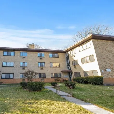 Rent this 2 bed house on 10604-10618 South Walden Parkway in Chicago, IL 60643