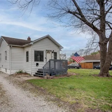 Buy this 2 bed house on 791 Condit Street in Wood River, IL 62095