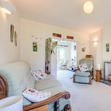 Image 3 - The Ryde, Leigh on Sea, SS9 4TN, United Kingdom - House for sale