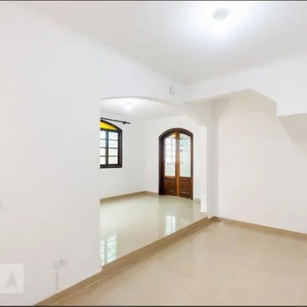 Rent this 3 bed house on Rua Carlos Gomes in Campo Grande, Santos - SP