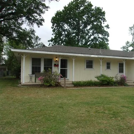 Buy this 3 bed house on 2505 Hayes Street in Muskogee, OK 74403