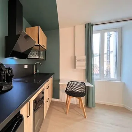 Image 7 - 85200 Fontenay-le-Comte, France - Apartment for rent