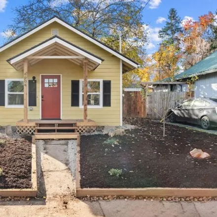 Buy this 2 bed house on 6904 North Ivanhoe Street in Portland, OR 97203