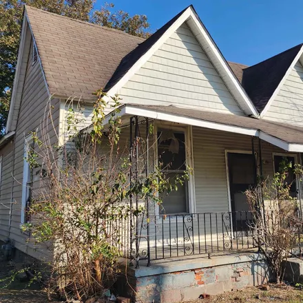 Buy this 3 bed house on 122 Mobile Street in Jackson, TN 38301