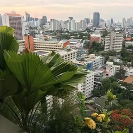 Rent this 3 bed apartment on Soi Sukhumvit 53 in Vadhana District, Bangkok 10110