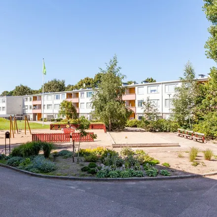Rent this 3 bed apartment on Andersbergsringen 38 in 302 21 Halmstad, Sweden